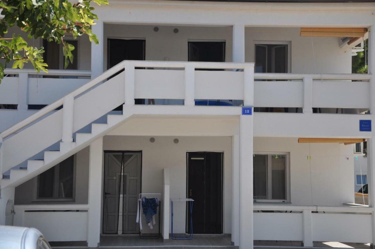 Apartments Istuk วีร์ ภายนอก รูปภาพ