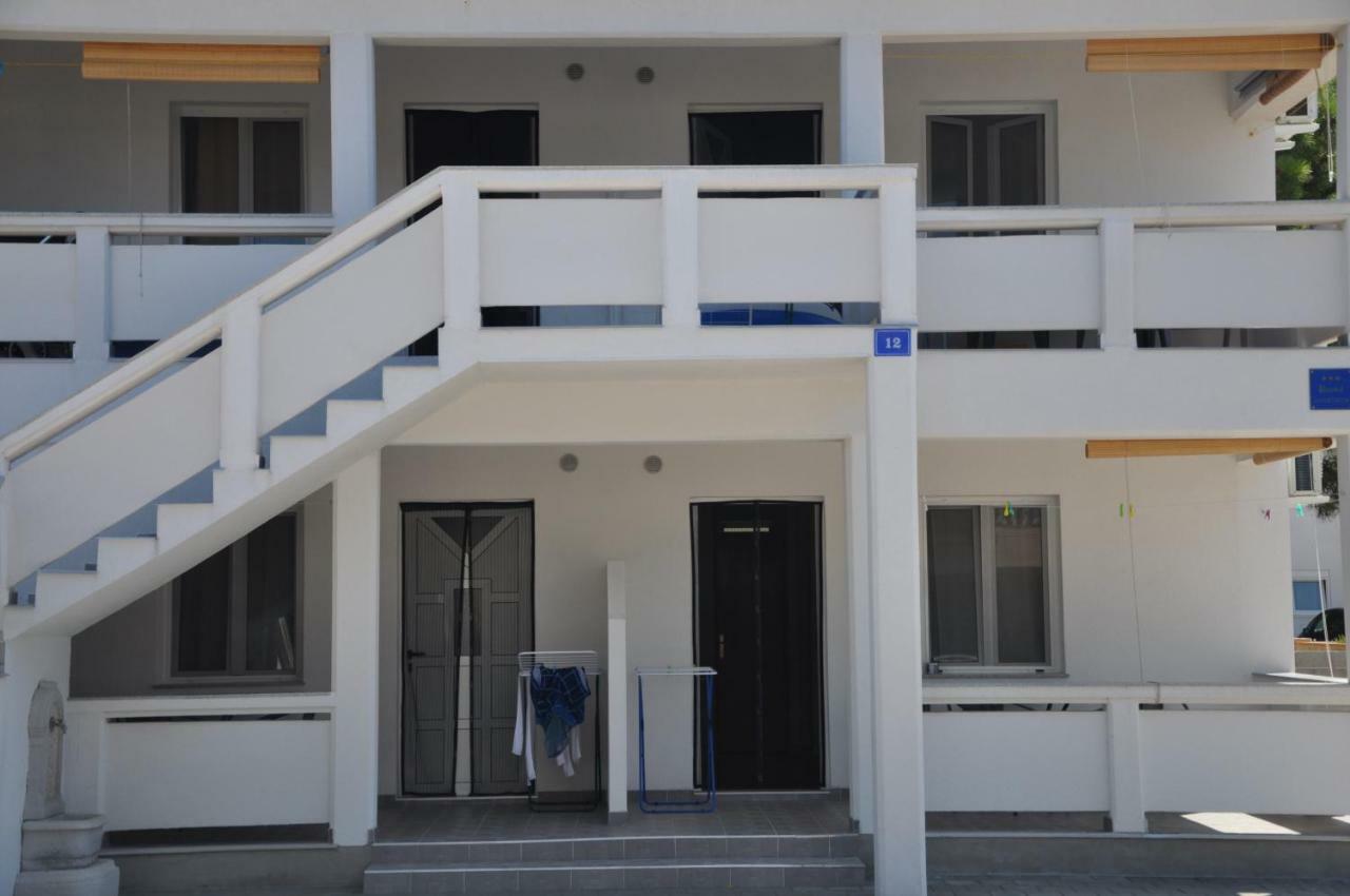 Apartments Istuk วีร์ ภายนอก รูปภาพ